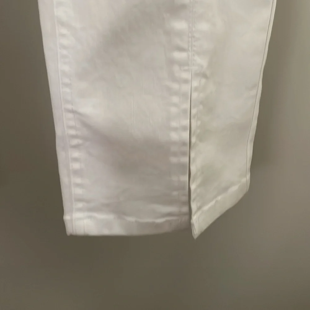 J. McLaughlin Women's Rainey White Front Slit Straight Leg Jeans Size 6 - Picture 3 of 9